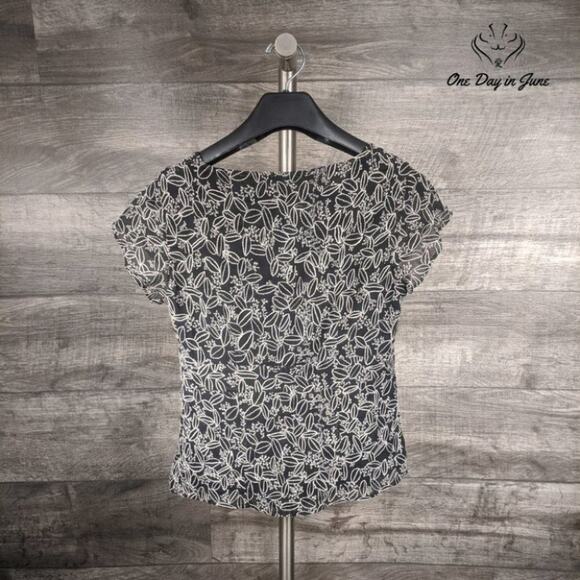 Jones Wear Embroidered Short Sleeve Top Size 4 - Picture 3 of 3